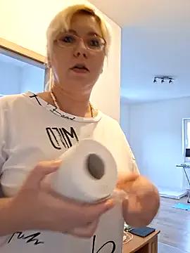 Freechat VikaKing on StripChat