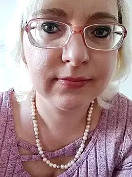 Freechat VikaKing on StripChat