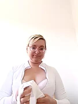 Freechat VikaKing on StripChat