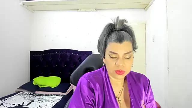 Freechat vikyadams on StripChat