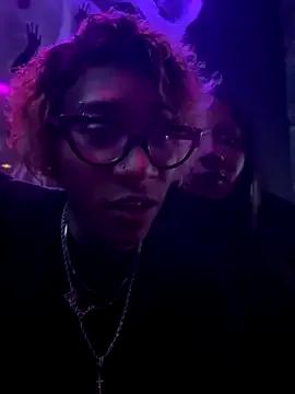 Freechat VixenCapri on StripChat