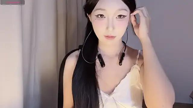 Freechat Winnie666- on StripChat