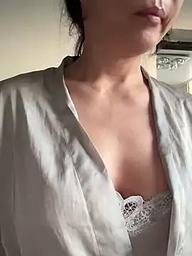 Freechat xiiuuff18 on StripChat