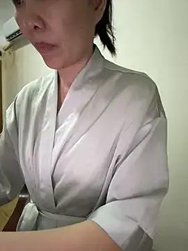 Freechat xiiuuff18 on StripChat